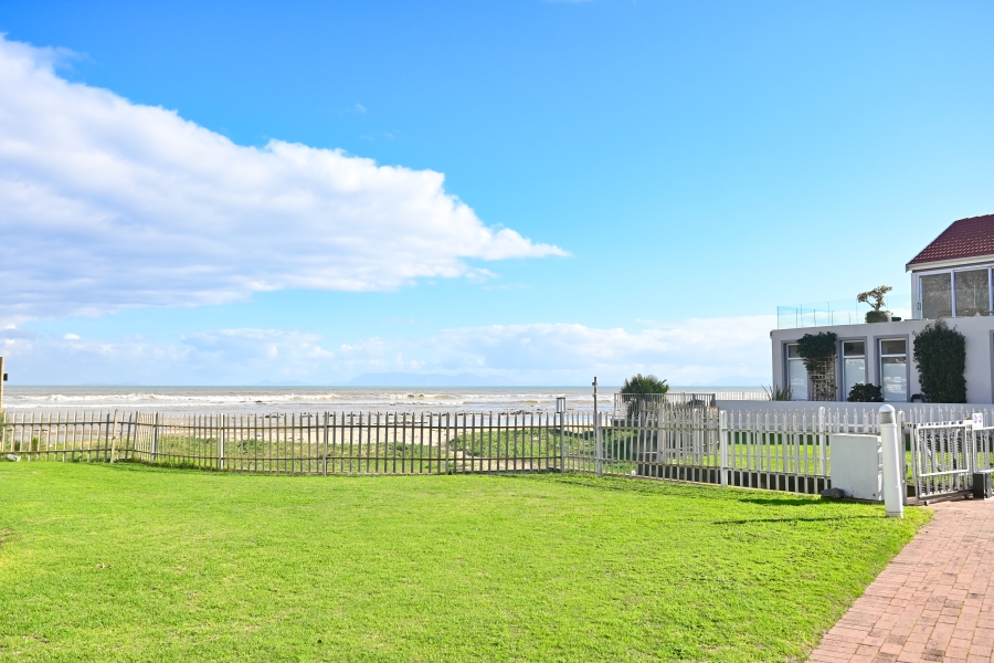 2 Bedroom Property for Sale in Harbour Island Western Cape